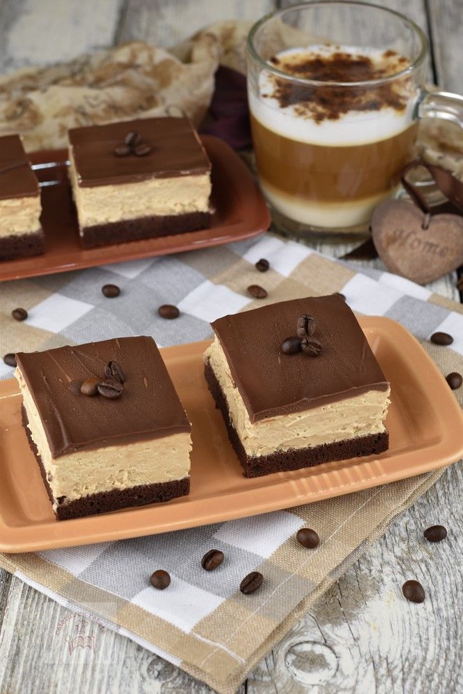 Oricine iubește un dulce fin va adora aceste deserturi cu cafea combinația perfectă dintre aromă și rafinament capabile să transforme o zi obișnuită într una magică